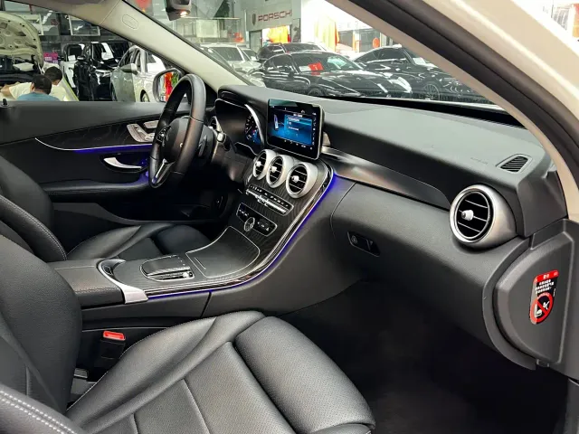 Mercedes-Benz C-Class — Фото автомобиля 25