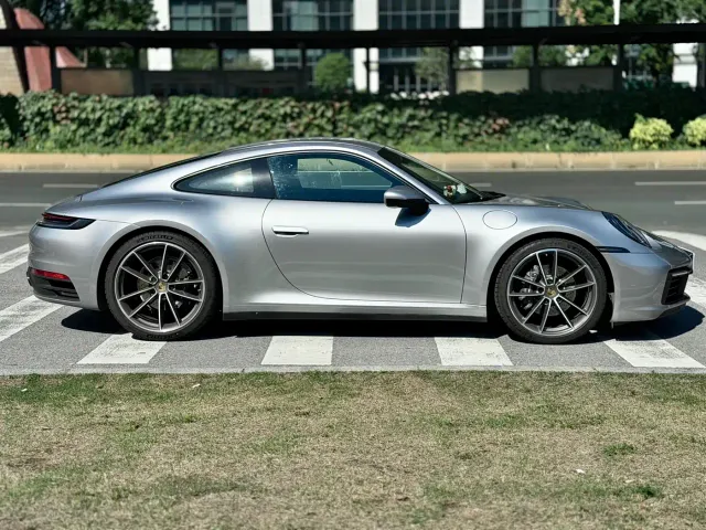 Porsche 911 — Фото автомобиля 3