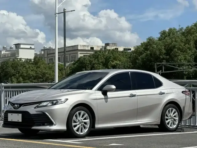 Фотография автомобиля — Toyota Camry