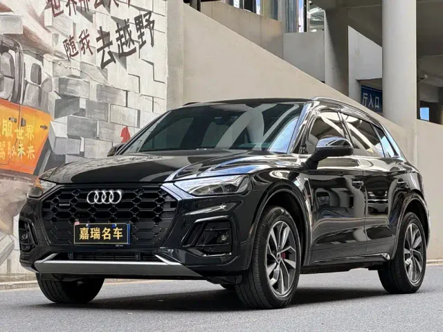 Фотография автомобиля — Audi Q5L
