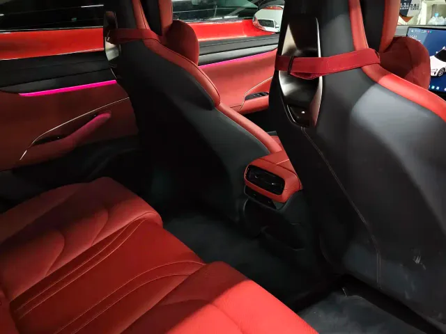 Xiaomi SU7 — Фото автомобиля 9