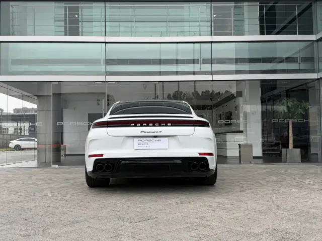 Porsche Panamera — Фото автомобиля 7