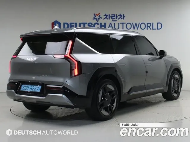 Kia EV9 — Фото автомобиля 4