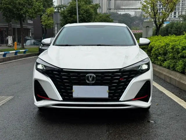 Changan Eado — Фото автомобиля 2