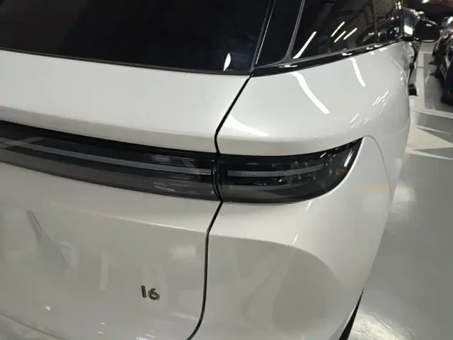 Li Auto i6 — Фото автомобиля 7