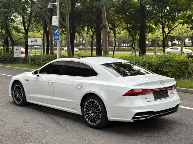 Audi A7L — Фото автомобиля 6