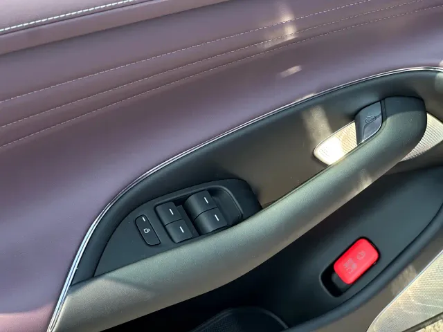 Xiaomi SU7 — Фото автомобиля 12
