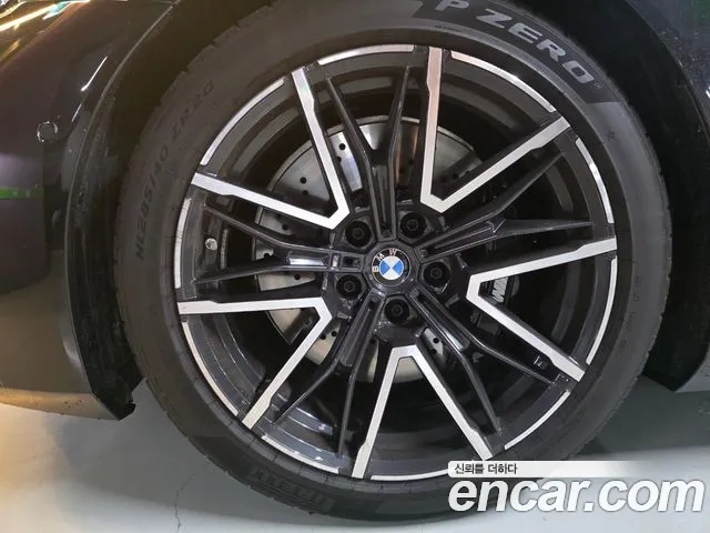 BMW M5 G90 — Фото автомобиля 11