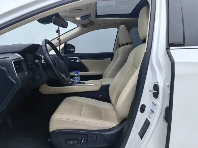 Lexus RX — Фото автомобиля 4