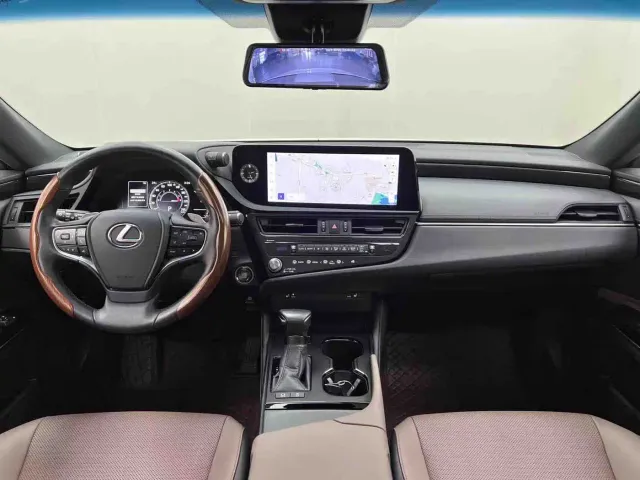 Lexus ES — Фото автомобиля 16