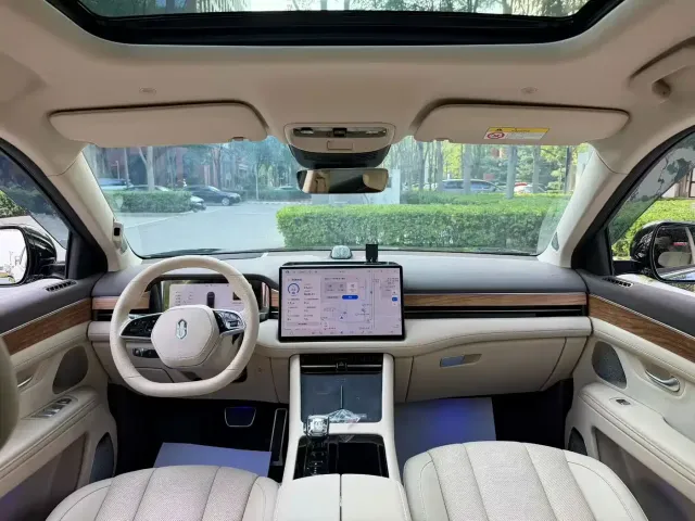 AITO Wenjie AITO M7 2024 1.5T Smart AWD Max 6-Seater — Фото автомобиля 5