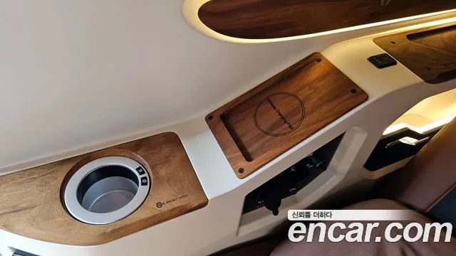 Hyundai Staria Staria 2WD автодом — Фото автомобиля 17