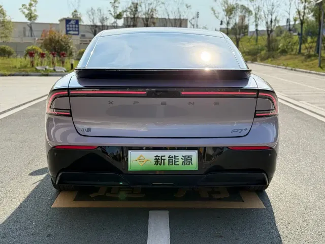 Xpeng P7+ — Фото автомобиля 21