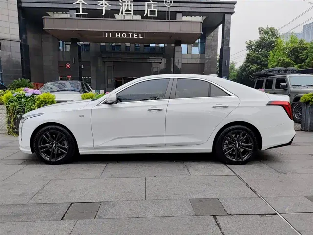 Cadillac CT4 — Фото автомобиля 3