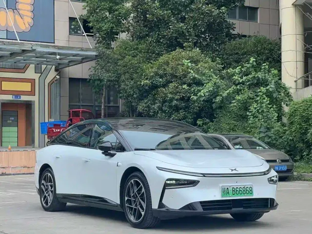 Xpeng P7+ — Фото автомобиля 3