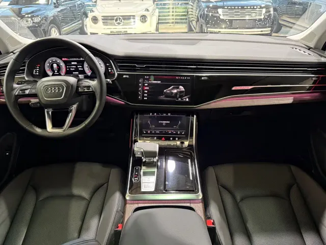 Audi Q7 — Фото автомобиля 10