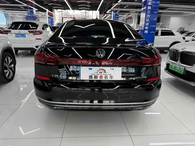 Volkswagen Passat — Фото автомобиля 8
