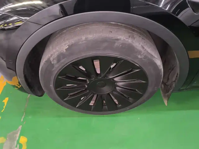Tesla Model Y — Фото автомобиля 22
