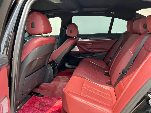 BMW 5 Series — Фото автомобиля 6