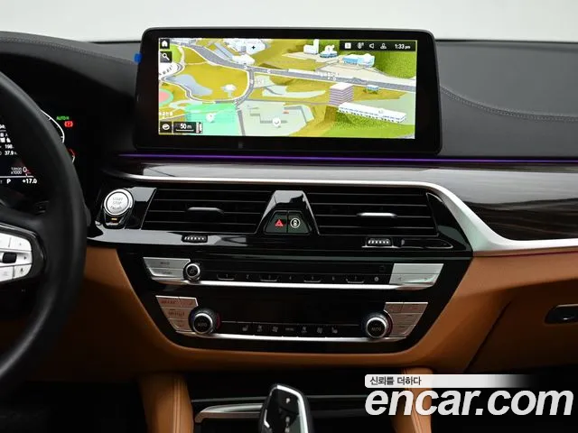 BMW 5 Series G30 — Фото автомобиля 14