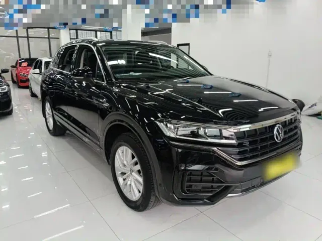 Volkswagen Touareg — Фото автомобиля 3