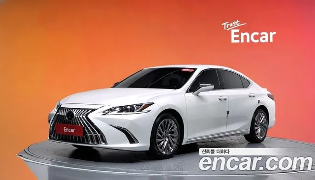 Фотография автомобиля — Lexus ES 7th Gen