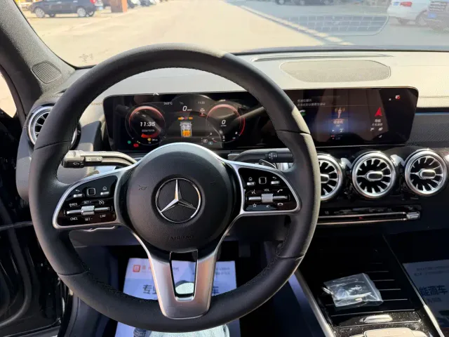 Mercedes-Benz GLB-Class — Фото автомобиля 14