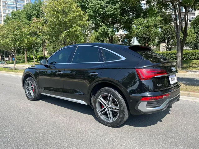 Audi Q5L Sportback — Фото автомобиля 6