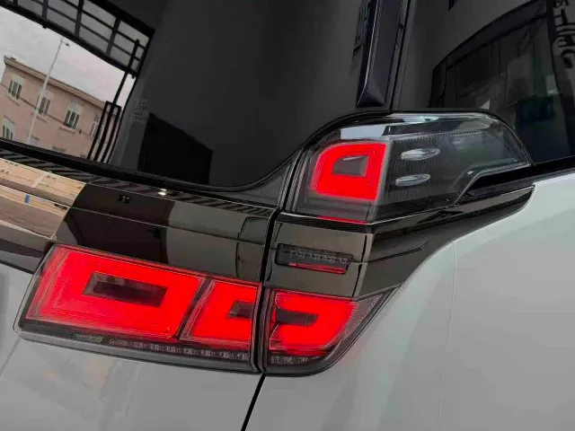 Toyota Vellfire — Фото автомобиля 7