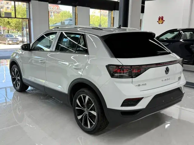 Volkswagen T-Roc — Фото автомобиля 6