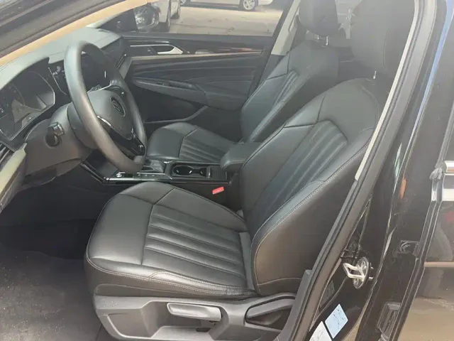 Volkswagen Passat — Фото автомобиля 9