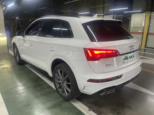 Audi Q5L — Фото автомобиля 4