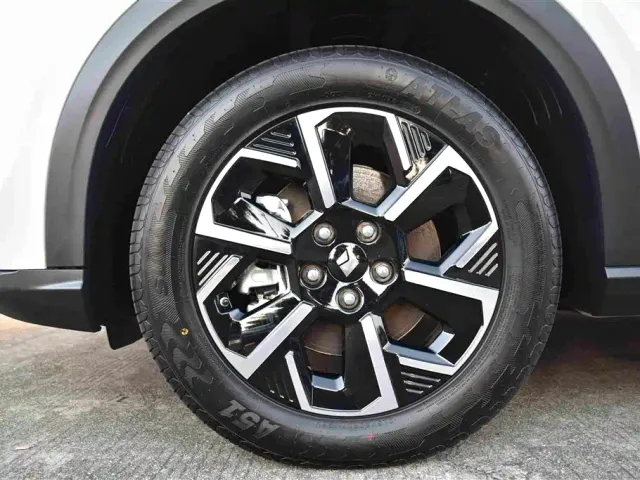 Baojun E6 — Фото автомобиля 22