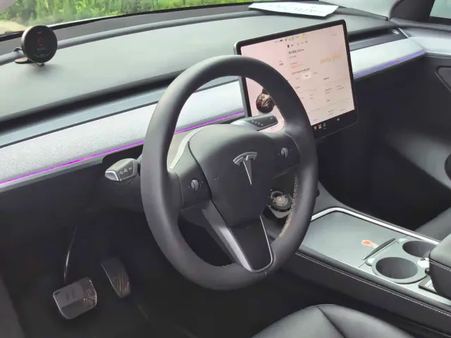 Tesla Model Y 2023 Long Range All-Wheel Drive Edition — Фото автомобиля 7