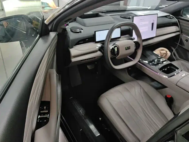 Geely Galaxy Xingyao 8 — Фото автомобиля 15