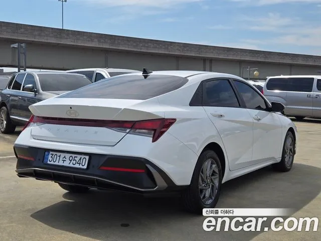 Hyundai Avante CN7 — Фото автомобиля 19