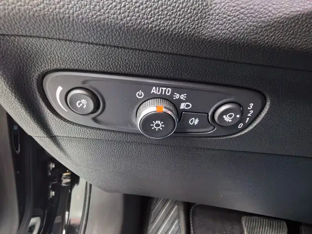 Buick Envision Plus — Фото автомобиля 16