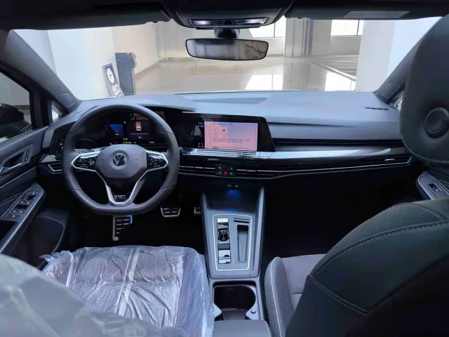 Volkswagen Golf 2023 280TSI DSG R-Line Lite — Фото автомобиля 18