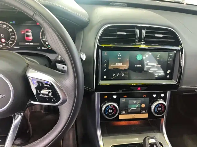 Jaguar XEL — Фото автомобиля 12