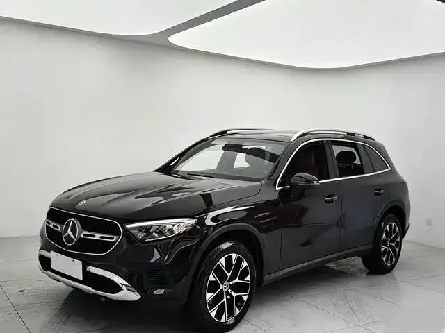 Фотография автомобиля — Mercedes-Benz GLC-Class