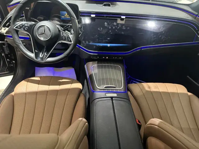 Mercedes-Benz E-Class — Фото автомобиля 3
