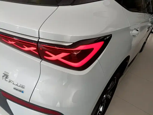BYD Yuan PLUS — Фото автомобиля 7