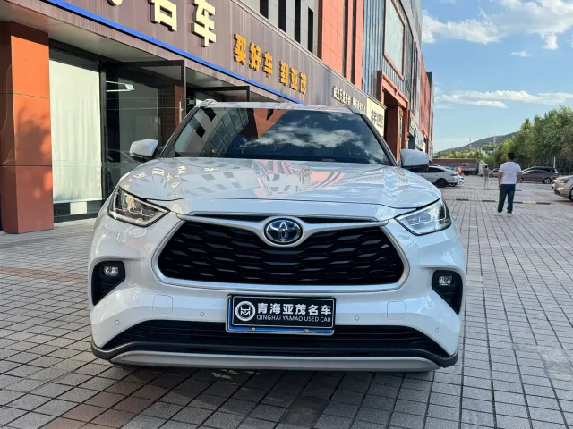 Toyota Highlander — Фото автомобиля 2
