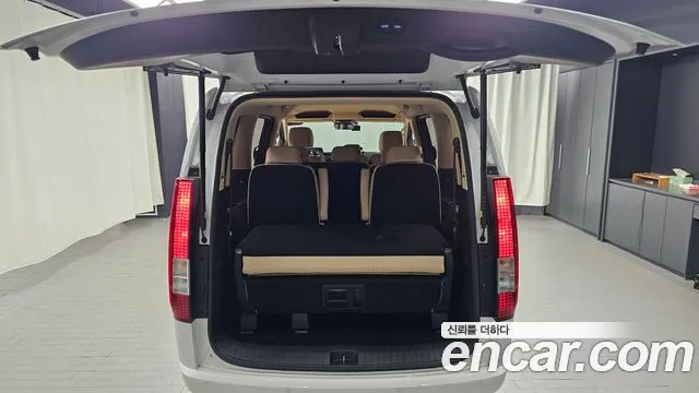 Hyundai Staria Staria 4WD Tourer 11 мест — Фото автомобиля 18