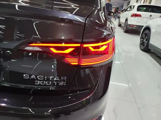 Volkswagen Sagitar — Фото автомобиля 7