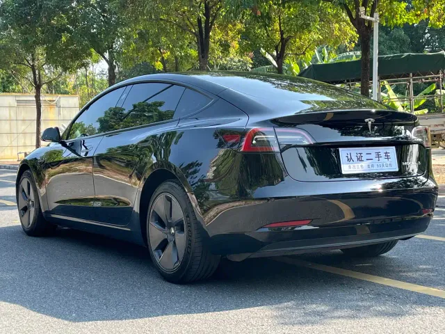 Tesla Model 3 — Фото автомобиля 7