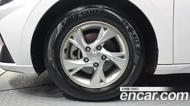 Hyundai AVANTE Avante (CN7) — Фото автомобиля 5