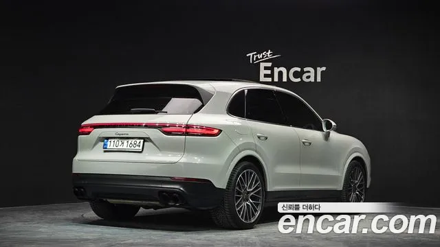 Porsche Cayenne — Фото автомобиля 2