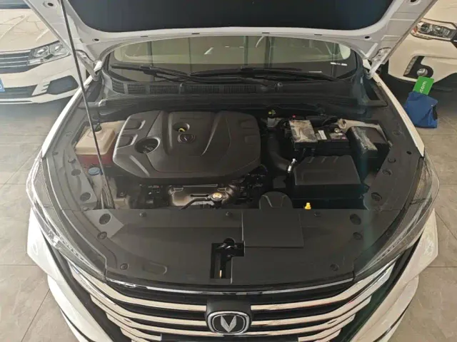 Changan Eado — Фото автомобиля 19