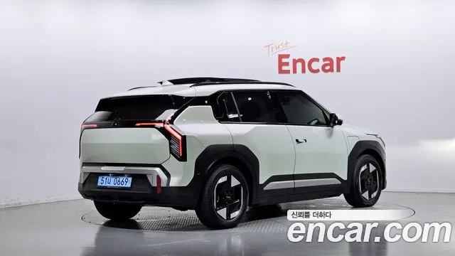 Kia EV3 — Фото автомобиля 2